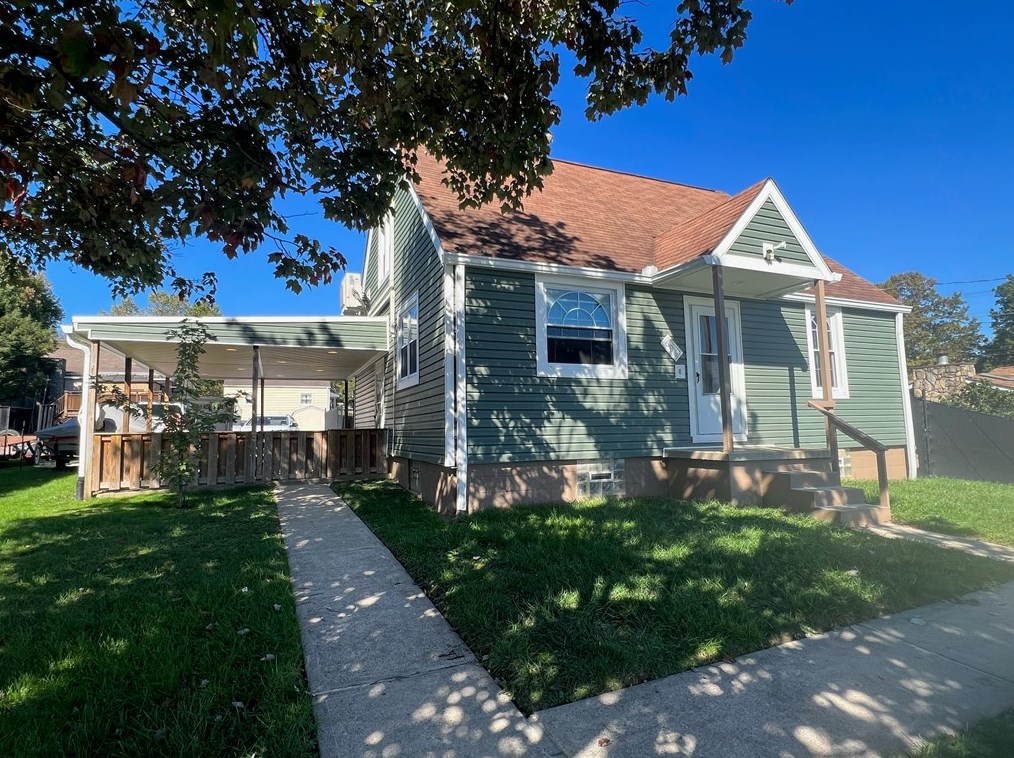 605 6th St, Youngwood, PA 15697-1515