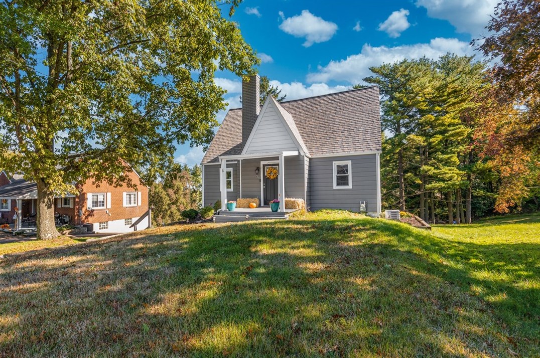 56 Coraopolis Rd, Moon Twp, PA 15108-3750