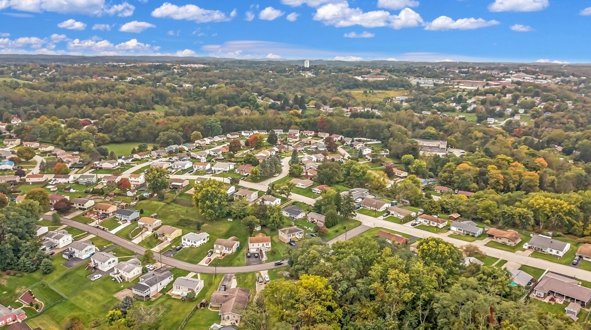 526 Westchester Dr, North Huntingdon, PA 15642