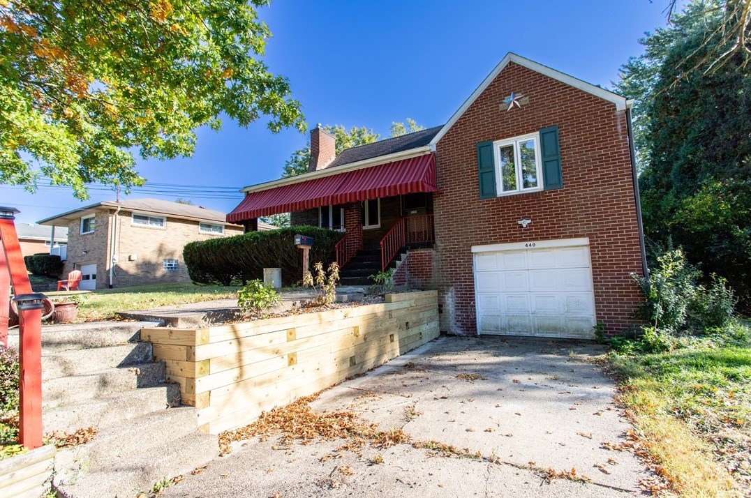 440 Colonial Dr, Monroeville, PA 15146-1051