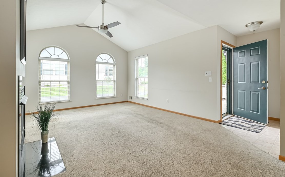 117 Pony Dr, Freedom, PA 15042-2829