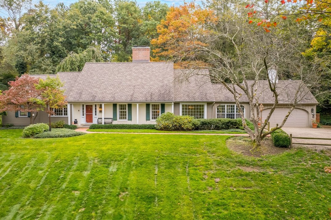 2629 Sample Rd, Allison Park, PA 15101