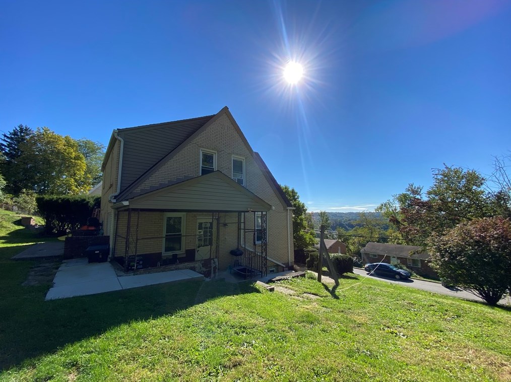 740 Darlington St, Collier Township, PA 15106-2114