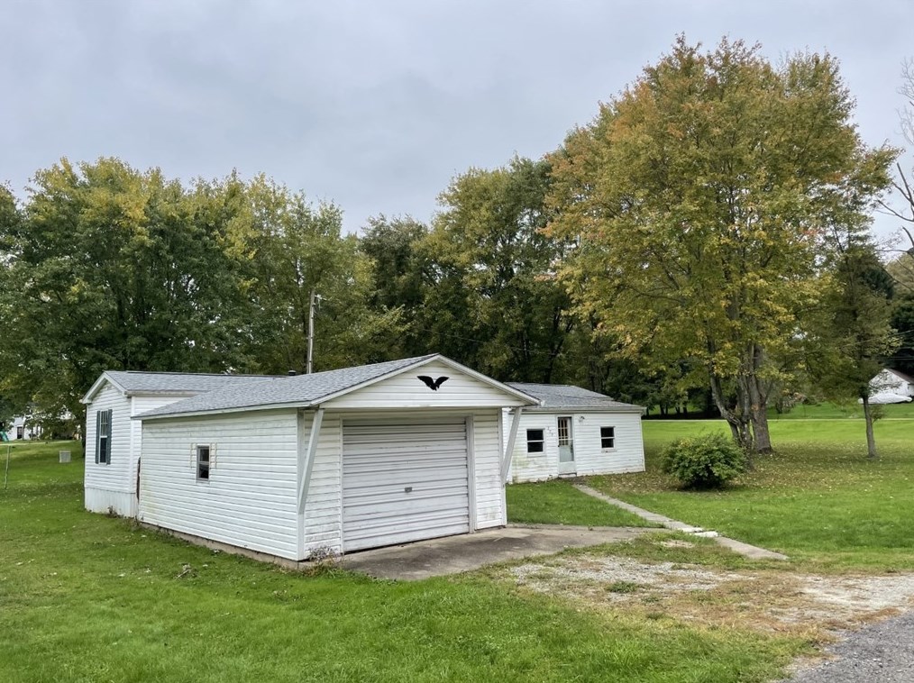 222 Yukon, Yukon, PA 15698