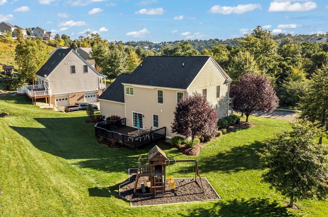 1240 Willowbrook Dr, Washington, PA 15301-5076