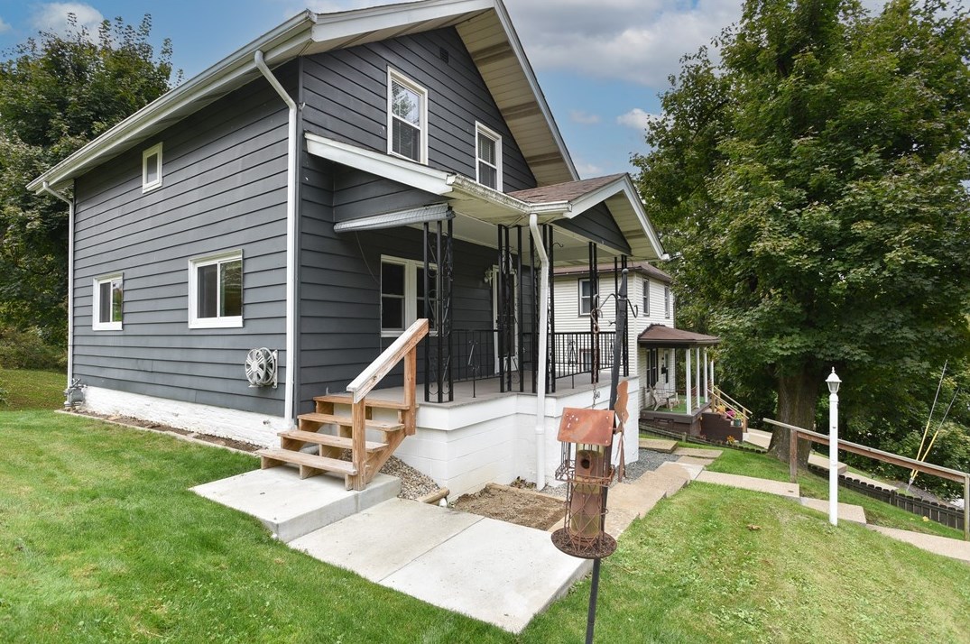 1640 Saxonburg Blvd, Tarentum, PA 15084-2310