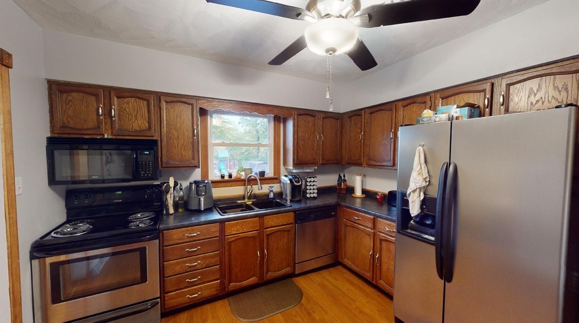 120 Hampton Ct, Butler, PA 16002-3806