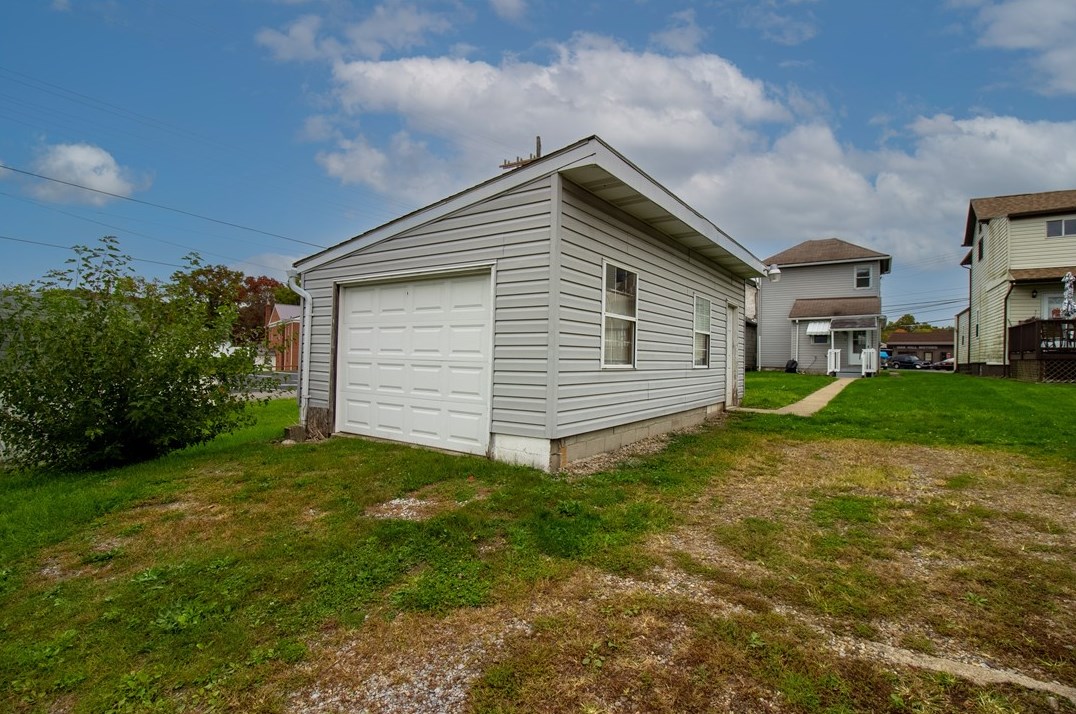 102 Mercer Ave, New Brighton, PA 15066