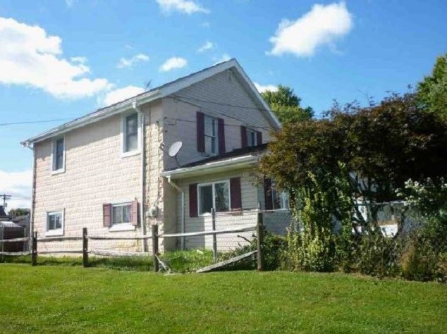 229 S Market St, Fairdale, PA 15320