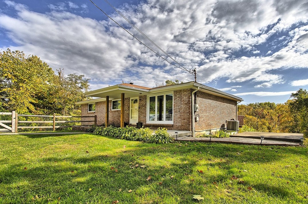 4649 Sardis Rd, New Kensington, PA 15068