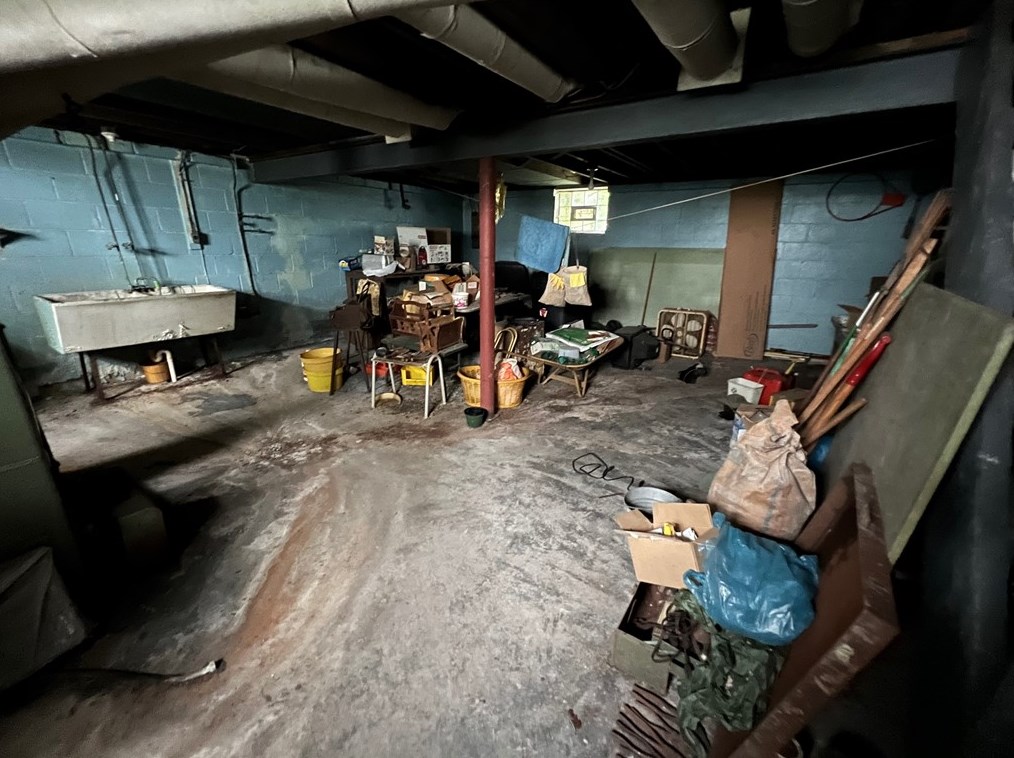 1223 Circle Dr, Pittsburgh PA  15221-4501 exterior