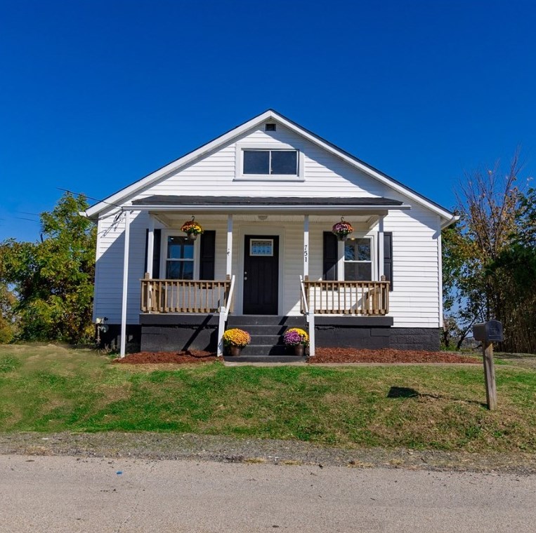 751 Cleveland Rd, Washington PA  15301-2514 exterior