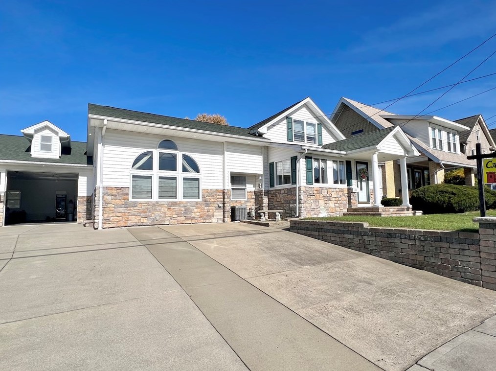 931 Rose Ave, New Castle, PA 16101