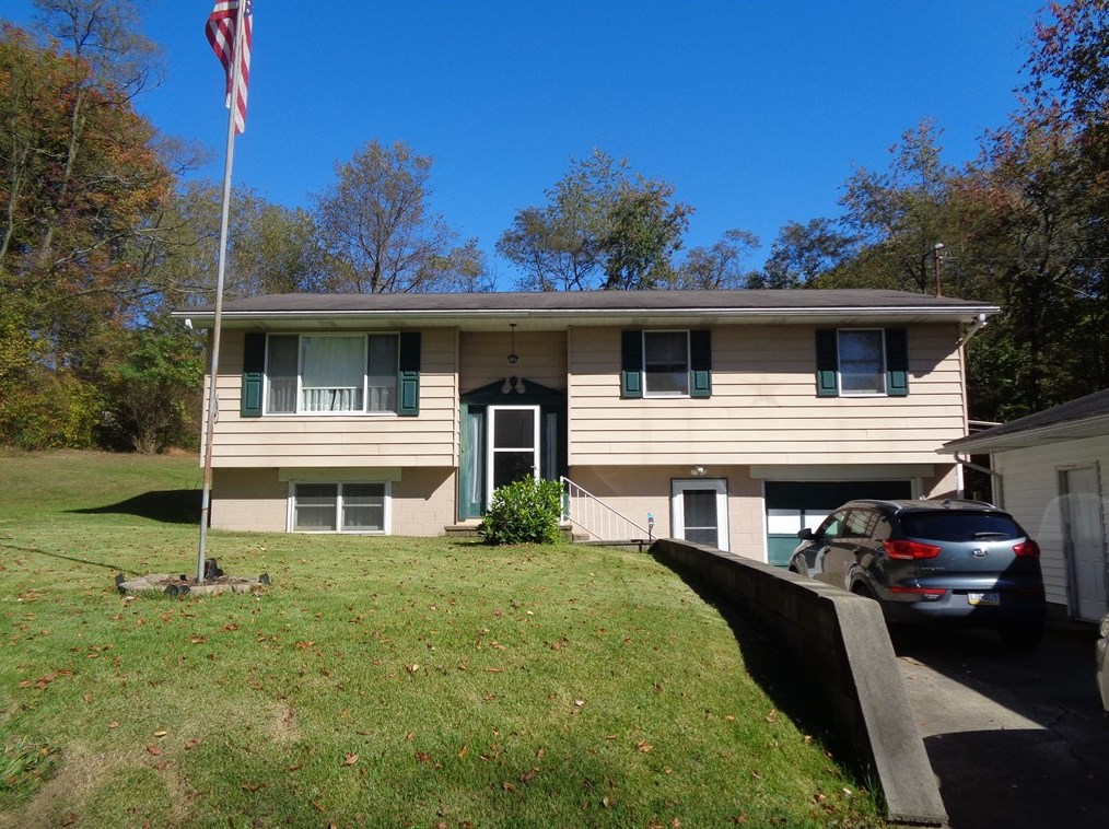 204 Gilchrist Rd, Oliphant Furnace, PA 15401-2150