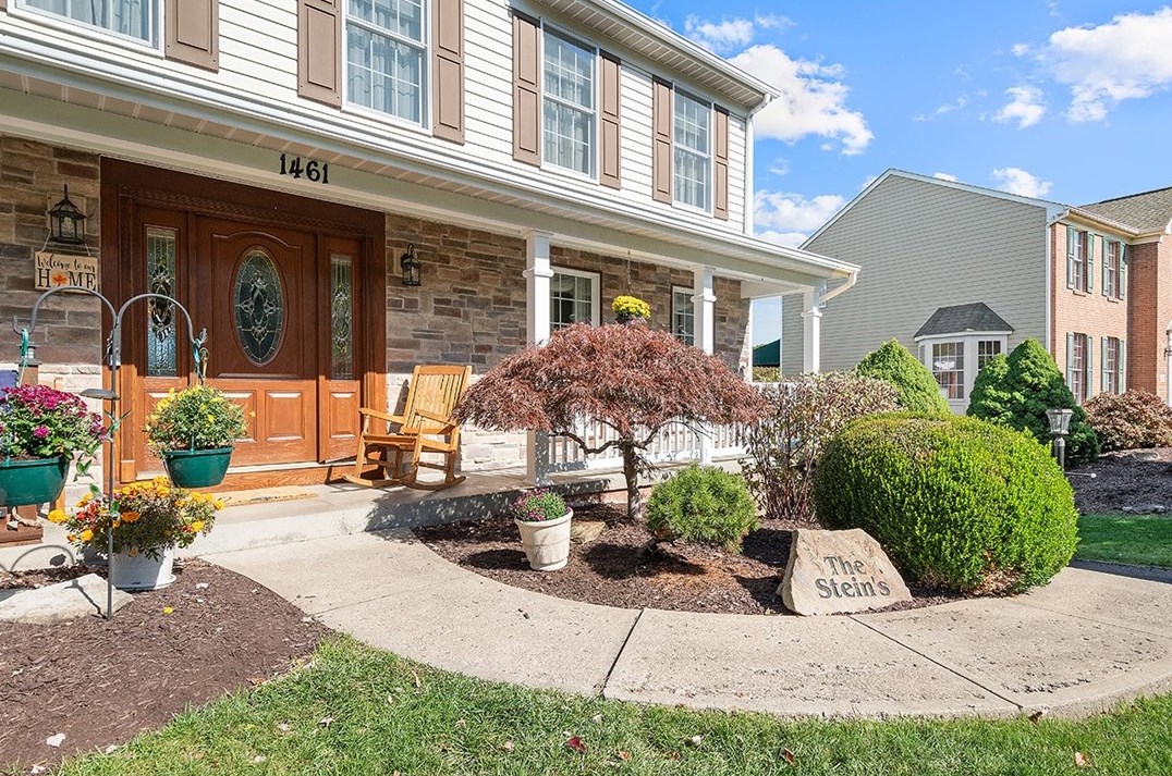 1461 Bristol Dr, Library, PA 15129