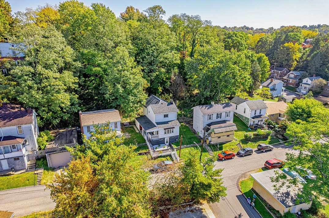 631 Ridge Ave, Collier Township PA  15106-2844 exterior