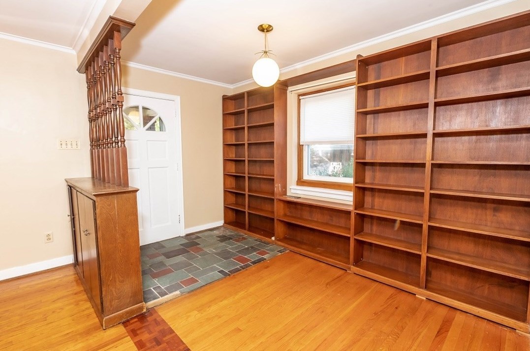 351 Carpenter Ave, Indiana, PA 15701-1831