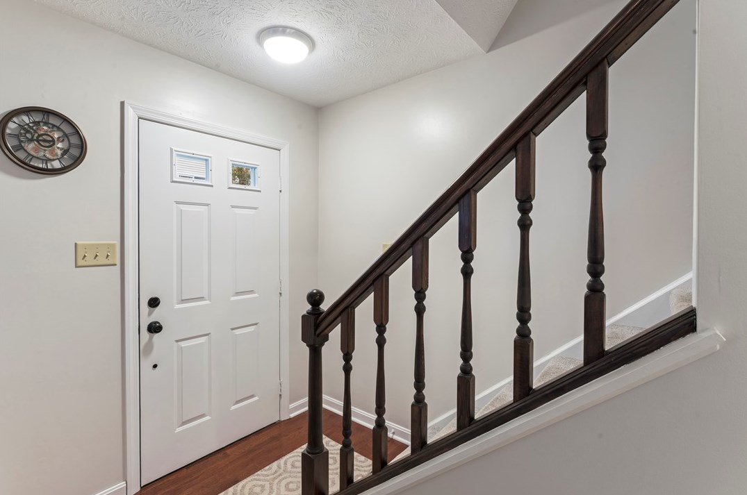 1330 Quail Run Cir, Bethel Park, PA 15102-3144