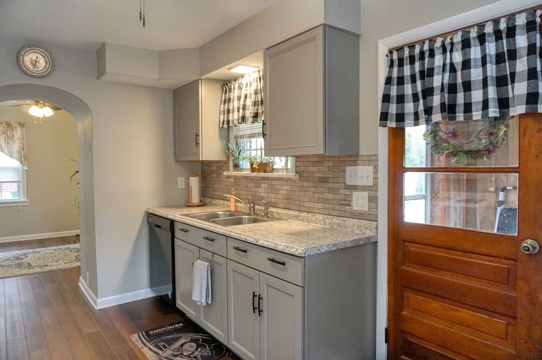 215 Freeport Rd, Butler PA 16002-3631 exterior