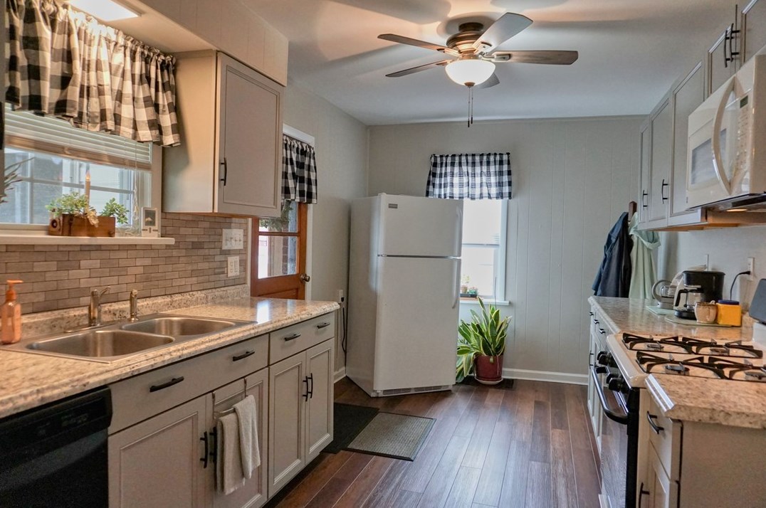 215 Freeport Rd, Butler PA 16002-3631 exterior