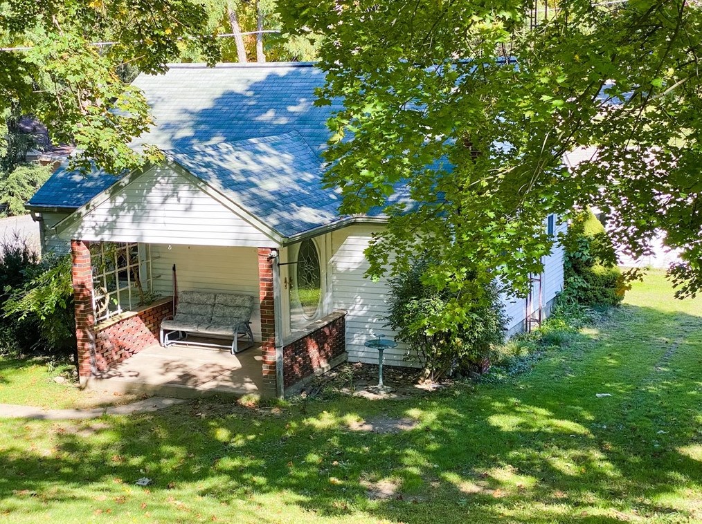 106 Kennedy Ln, Butler, PA 16002-3613