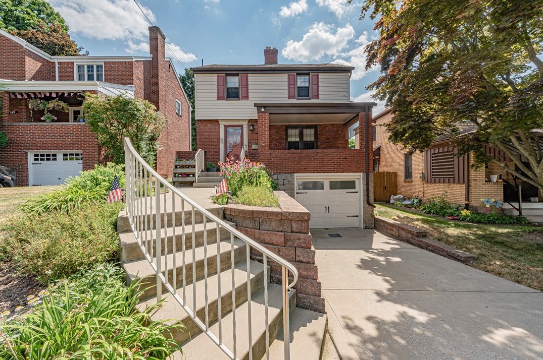 145 Lawrence Ave, Whitaker, PA 15120