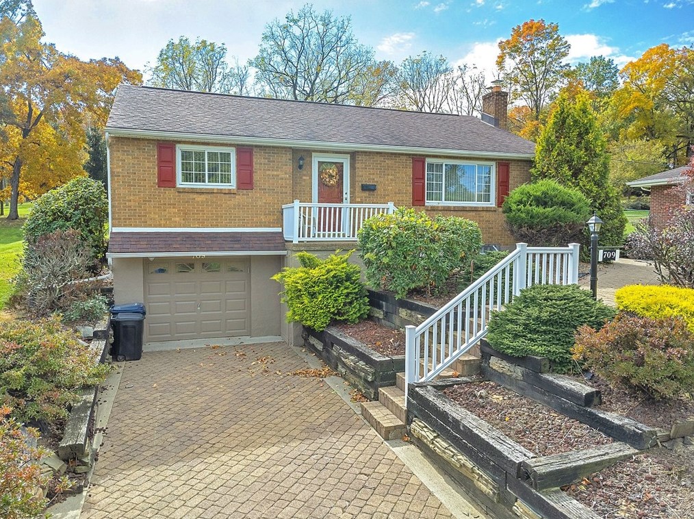 709 William Dr, Trafford, PA 15085