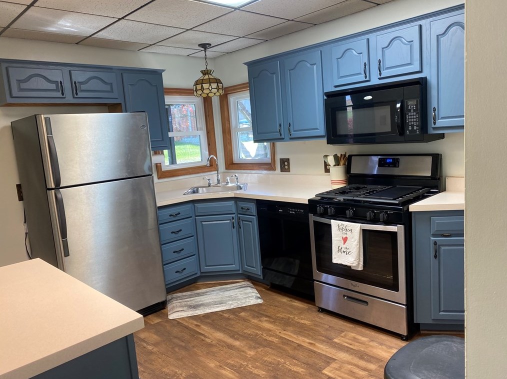 716 Winfield Rd, Cabot, PA 16023-3312