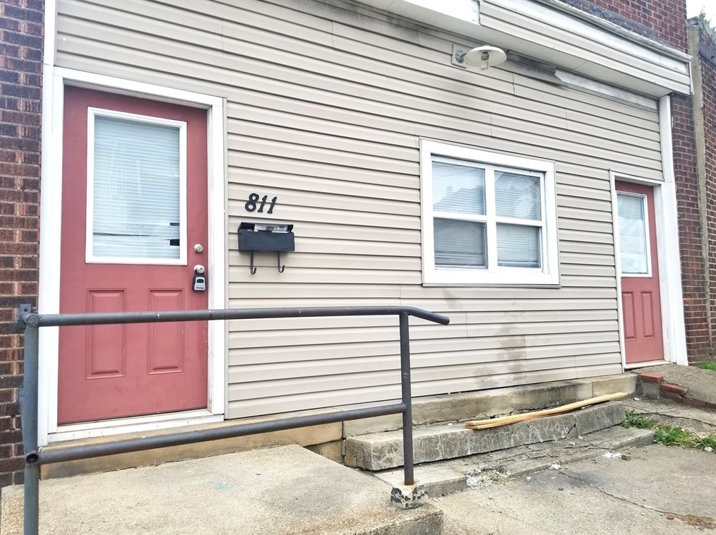 811 Harrison Ave, Jeannette, PA 15644