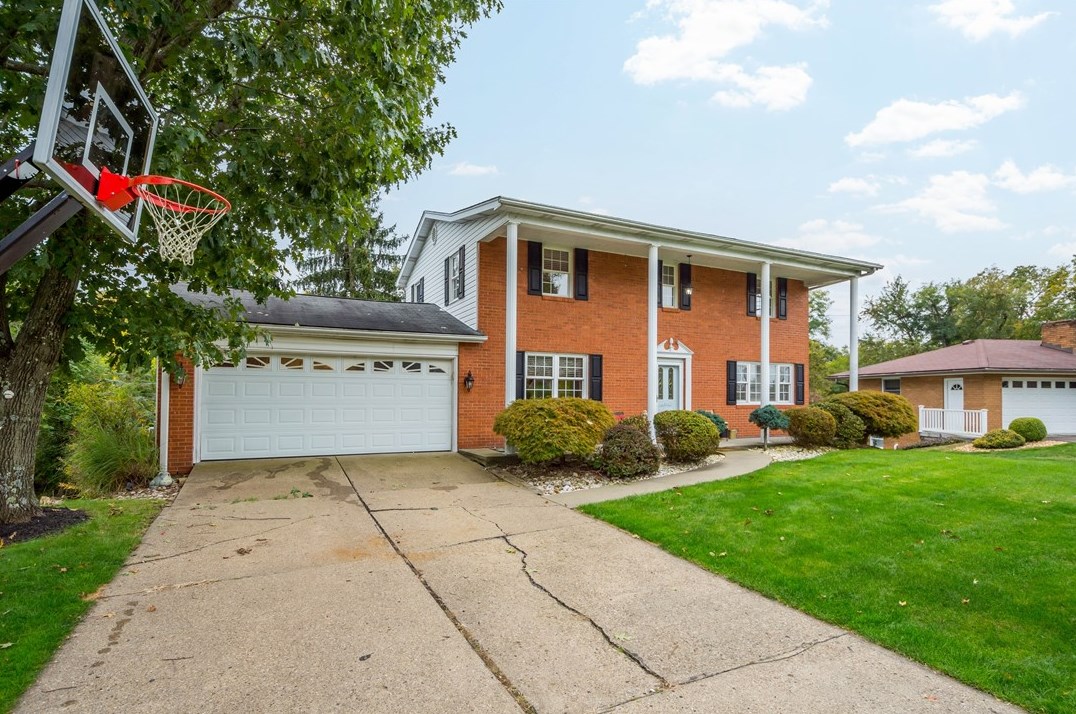 99 Webb Dr, Washington, PA 15301-6411