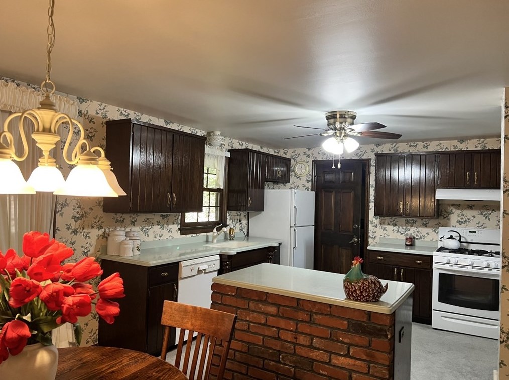 1062 Mansfield Ave, Indiana, PA 15701-2414