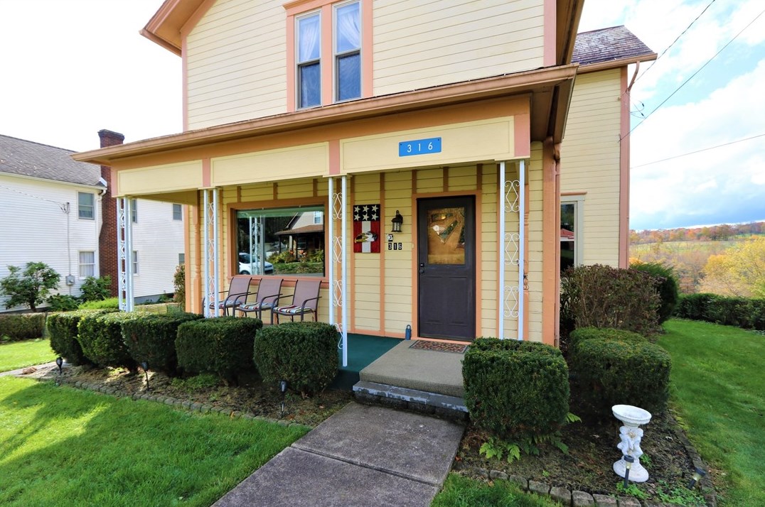 316 Central Ave, Chicora, PA 16025-3238