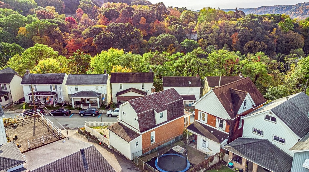 752 6 St, Monroeville PA 15140-1205 exterior