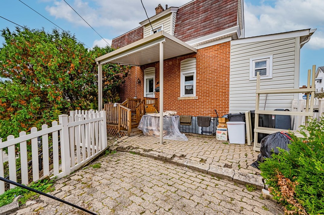 752 6th St, Monroeville, PA 15140-1205
