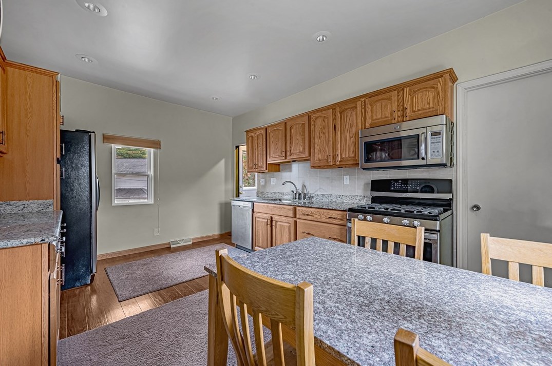 752 6 St, Monroeville PA 15140-1205 exterior