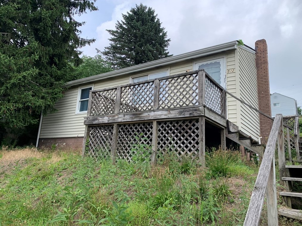 512 Westinghouse Ave, North Versailles, PA 15137-2259
