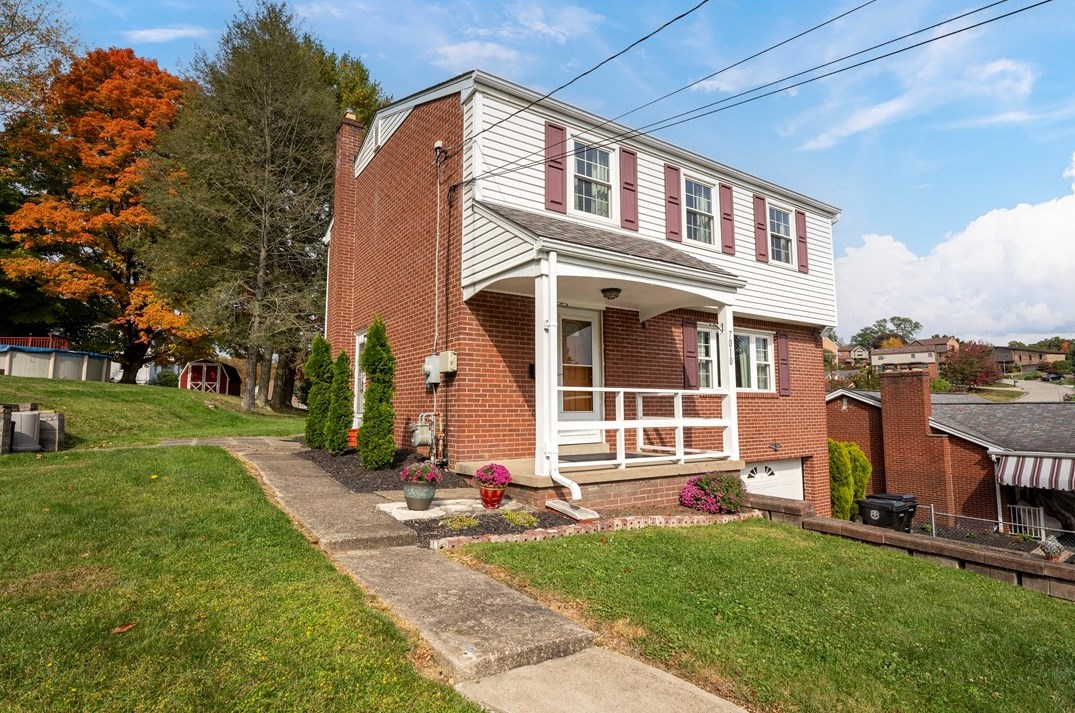 7010 Lawrence Dr, Bethel Park, PA 15102-3916