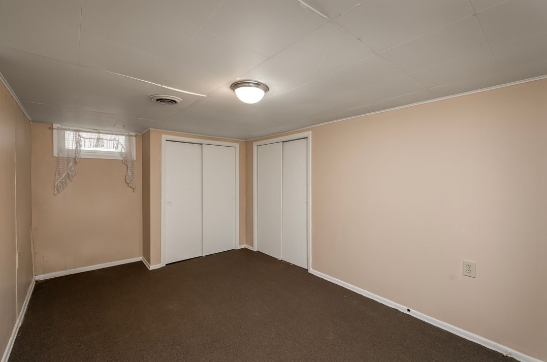 1013 Squaw Run Rd, Ellwood City PA  16117-6965 exterior