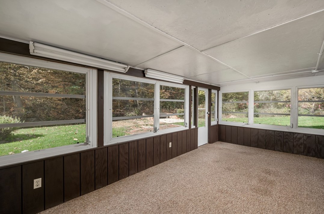 1013 Squaw Run Rd, Ellwood City PA  16117-6965 exterior