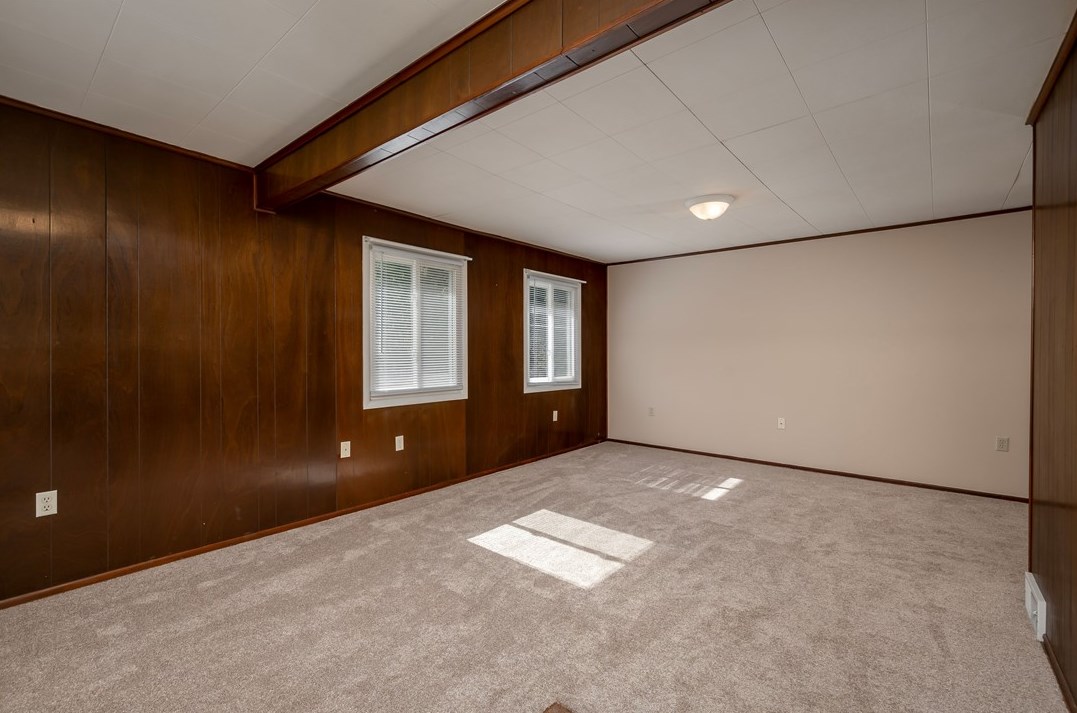 1013 Squaw Run Rd, Ellwood City PA  16117-6965 exterior