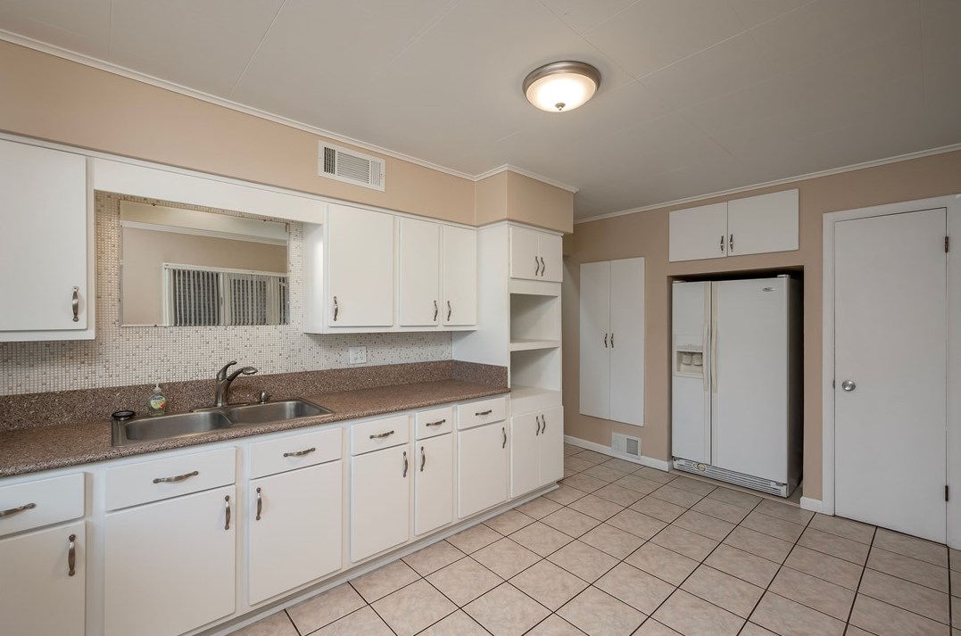 1013 Squaw Run Rd, Ellwood City PA  16117-6965 exterior