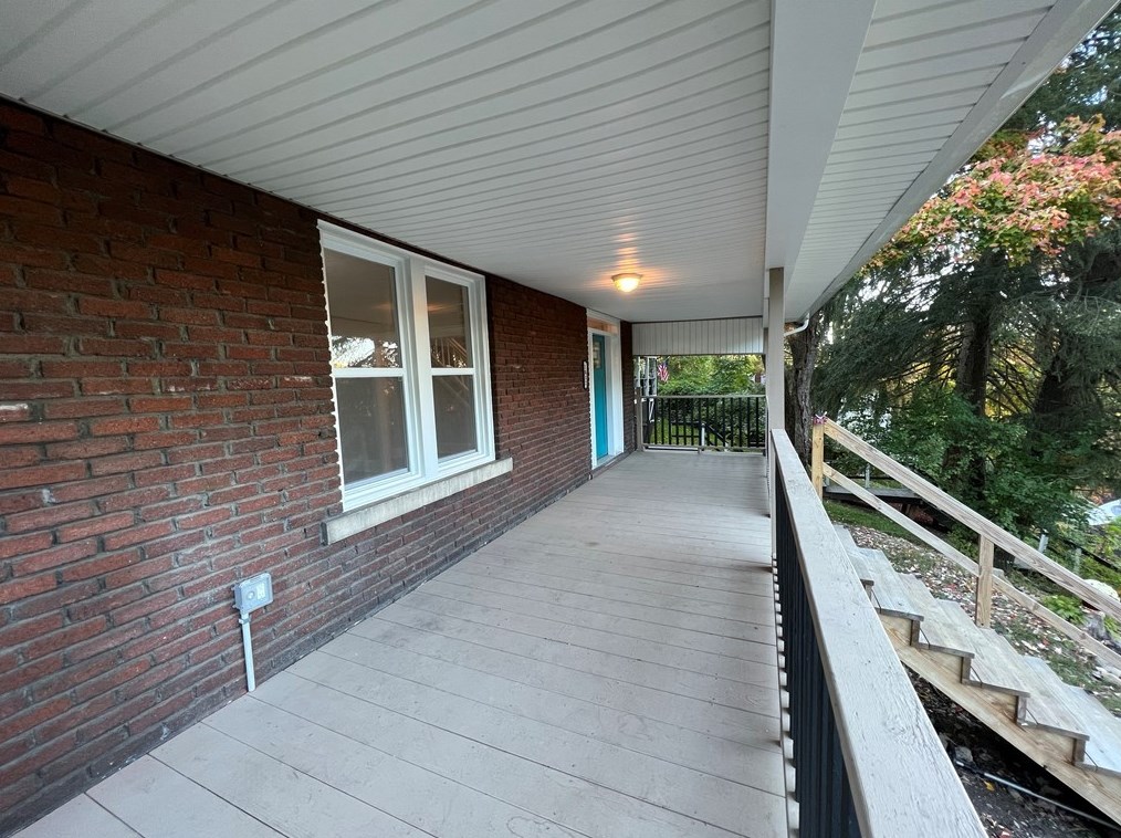 1032 Brady St, Butler, PA 16001-2055
