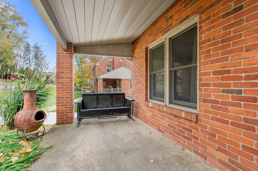 1014 Logan Rd, Bethel Park, PA 15102-2408