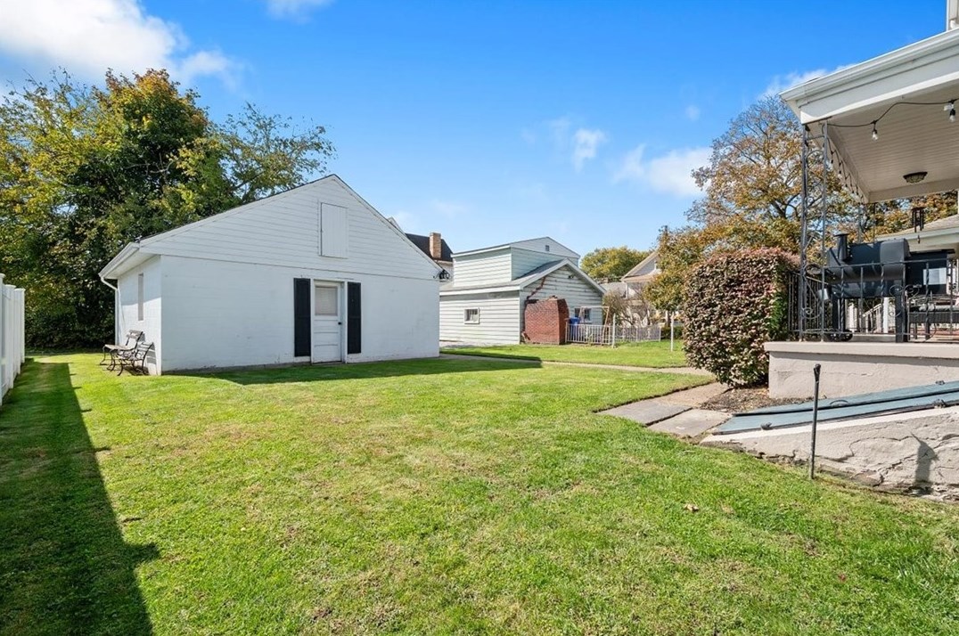 1506 Indiana Ave, Monaca PA 15061-2120 exterior