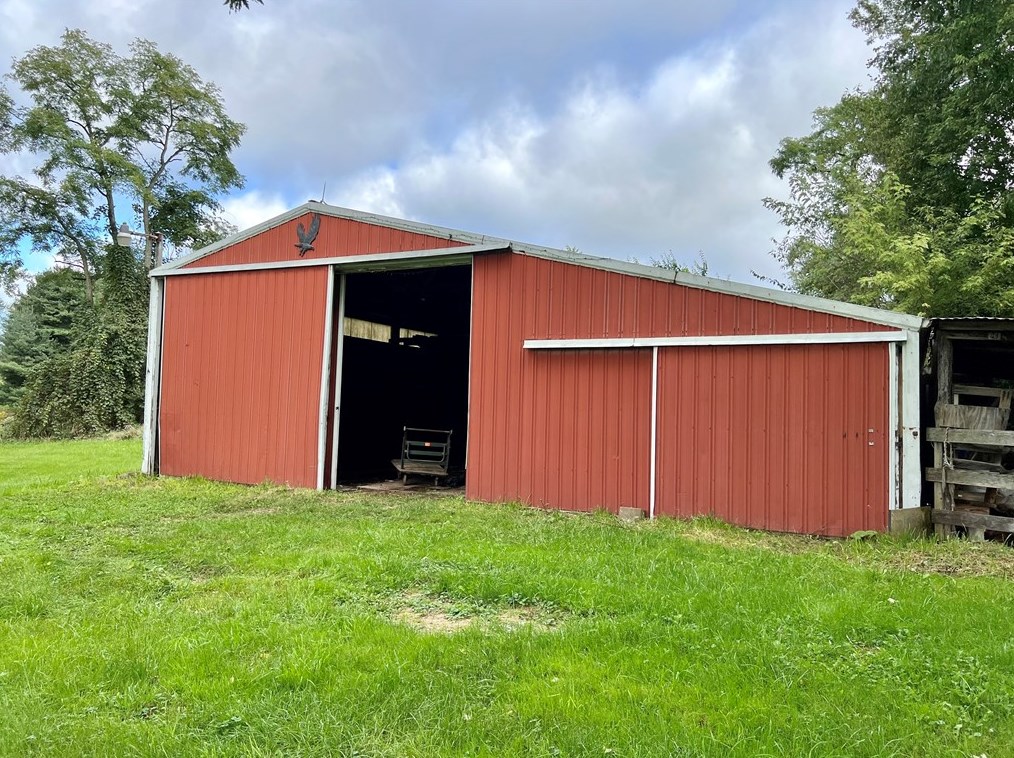126 Pleasantview Dr, Industry, PA 15052