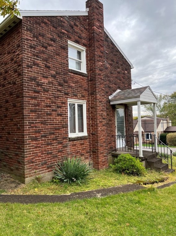 1713 Payne St, North Versailles, PA 15137-2630