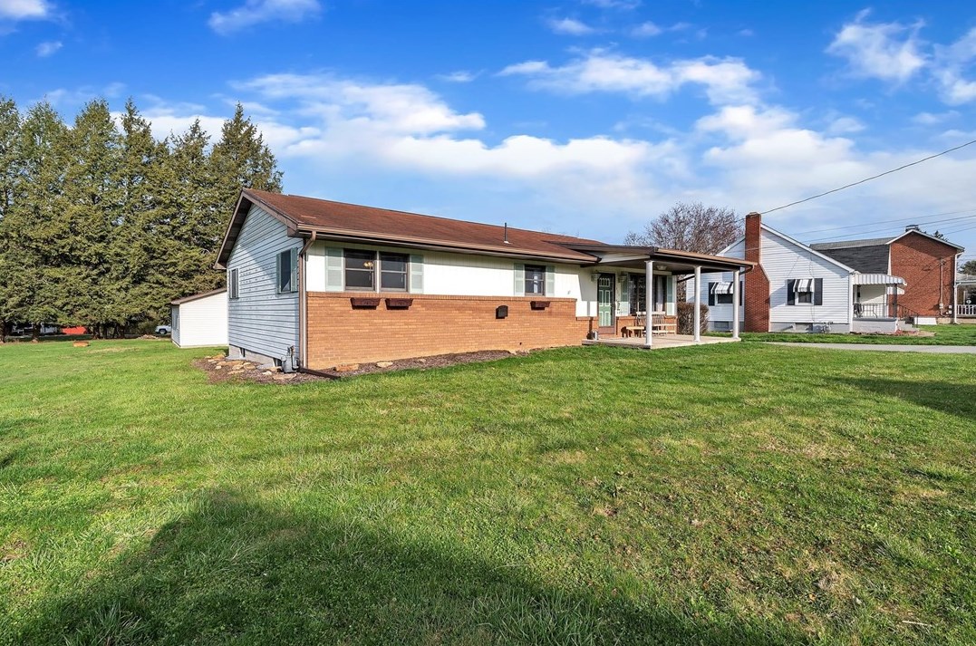 404 Liberty St, Blairsville, PA 15717-1384