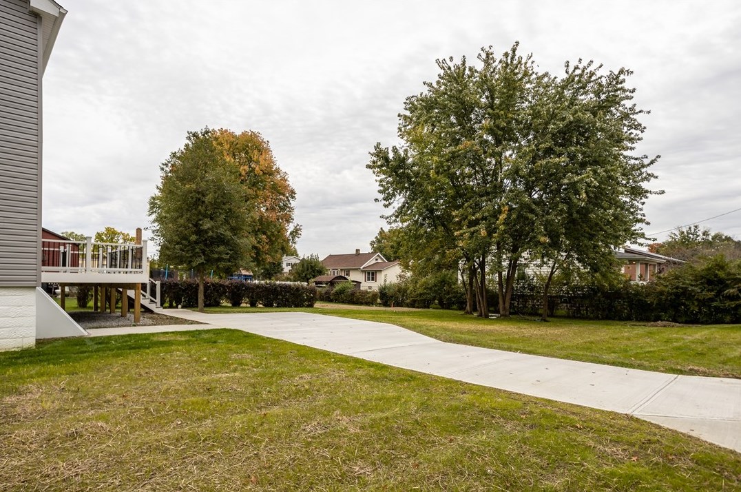 817 Pike St, Houston PA  15342-1342 exterior