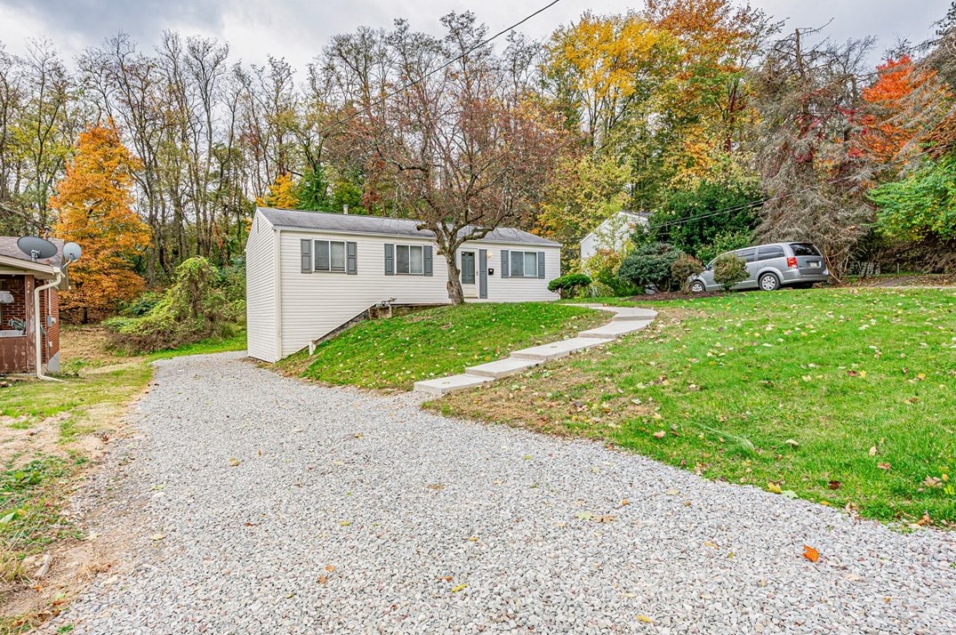 724 Bilberry Rd, Monroeville, PA 15146