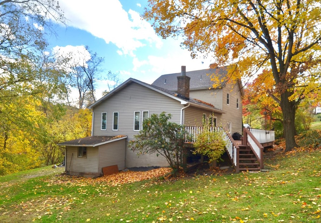3 Clark St, Collier Township, PA 15106-1612